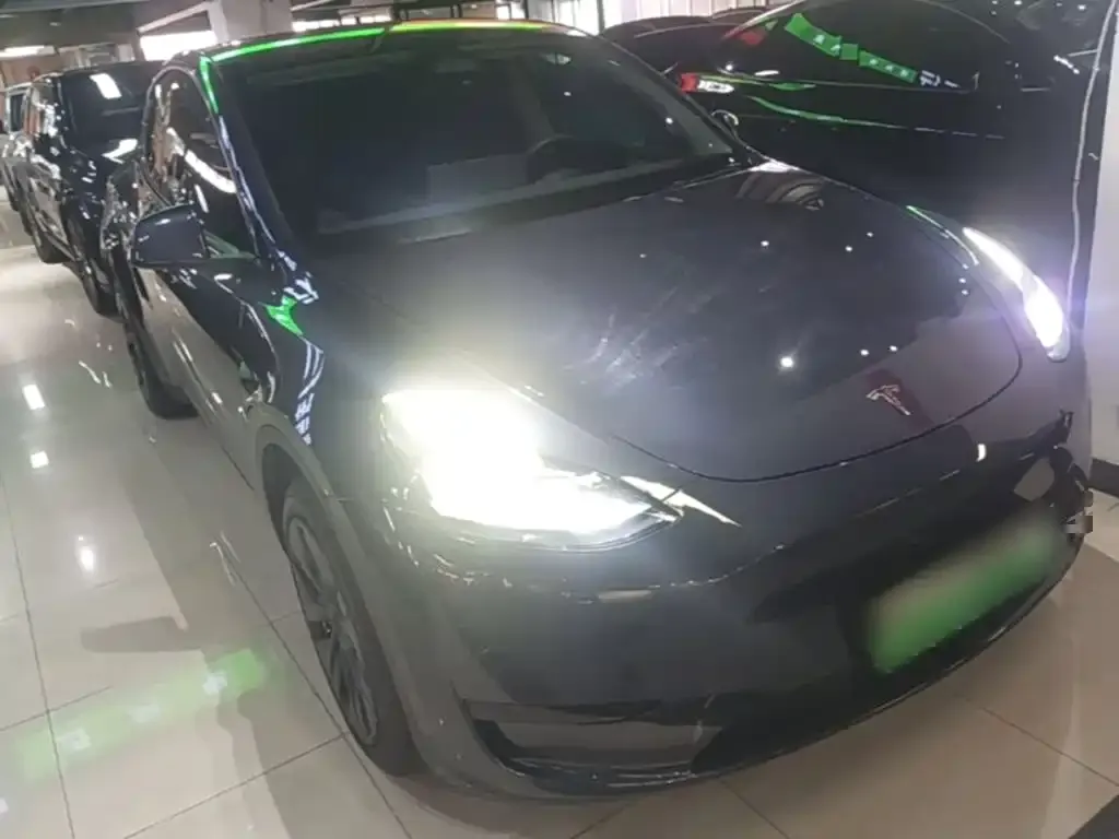 Tesla Model Y — фото 7