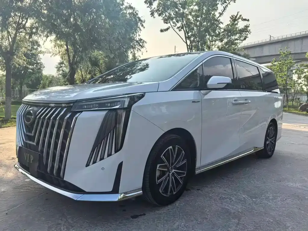 GAC Motor Trumpchi M8 — фото 1