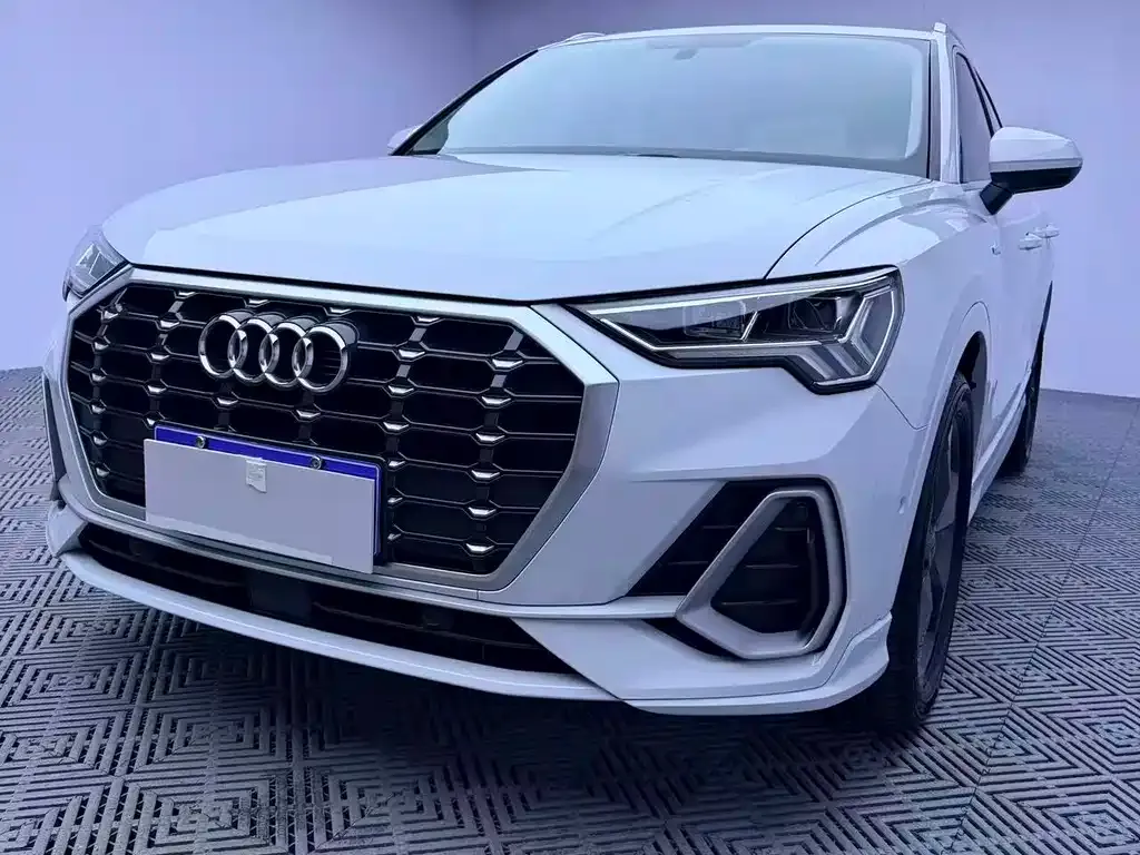 Audi Q3 — фото 5