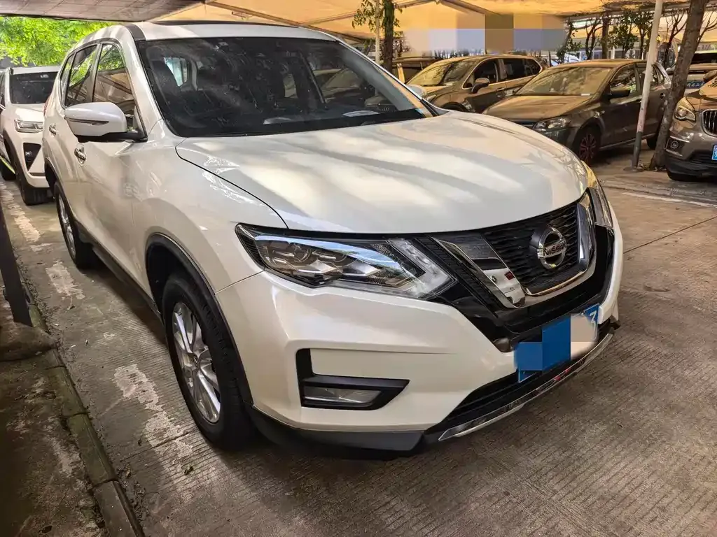Nissan X-Trail — фото 10