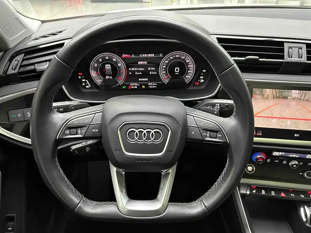 Audi Q3 — фото 4