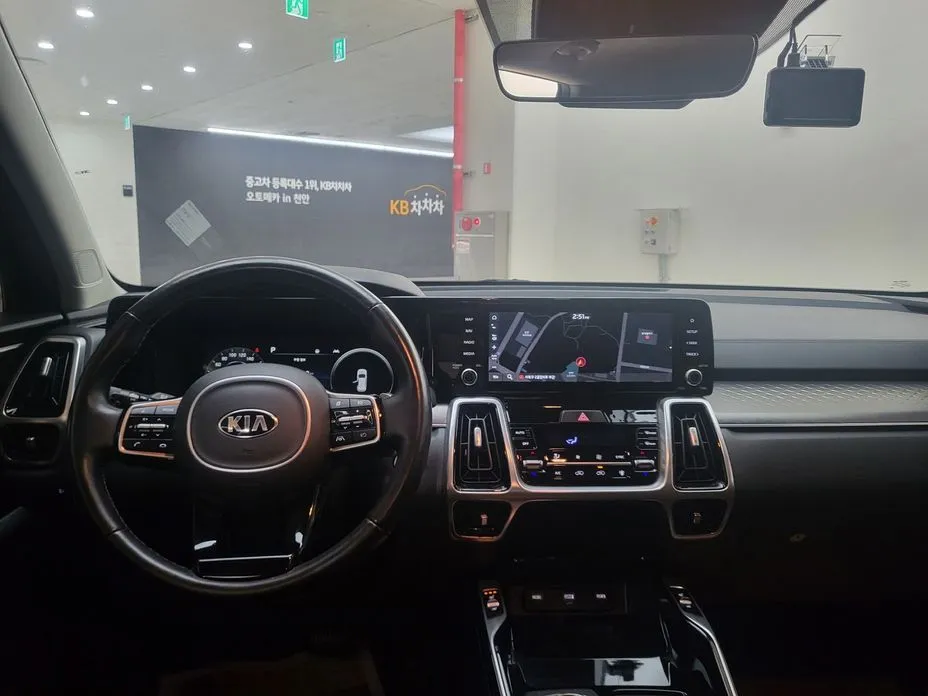 Kia Sorento — фото 7