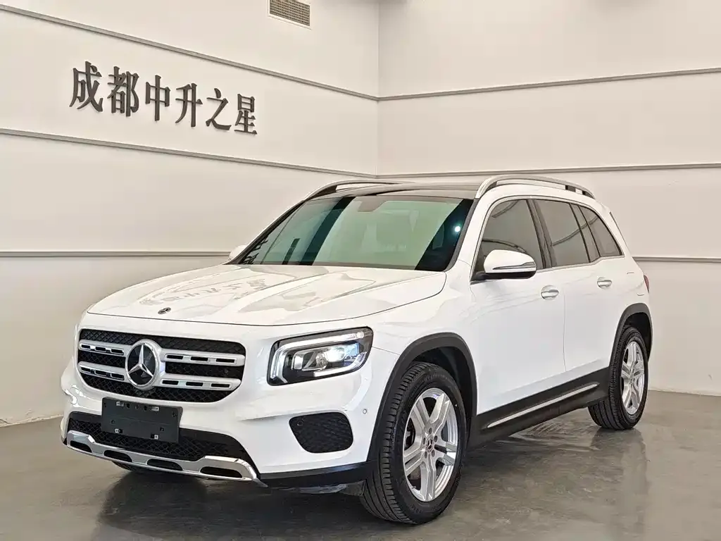 Mercedes-Benz GLB — фото 1