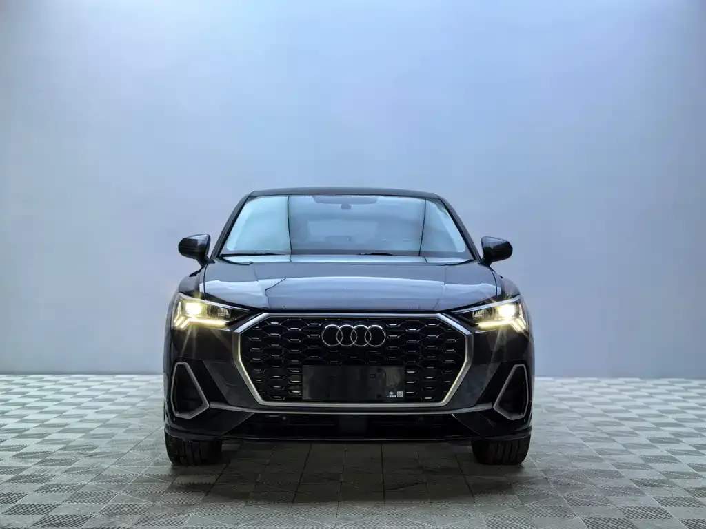 Audi Q3 Sportback 2022 из CN, фото 2