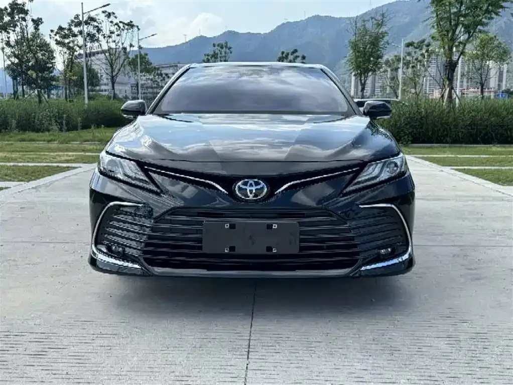 Toyota Camry — фото 4
