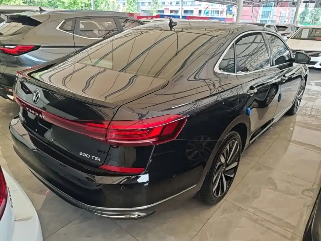 Volkswagen Passat — фото 9