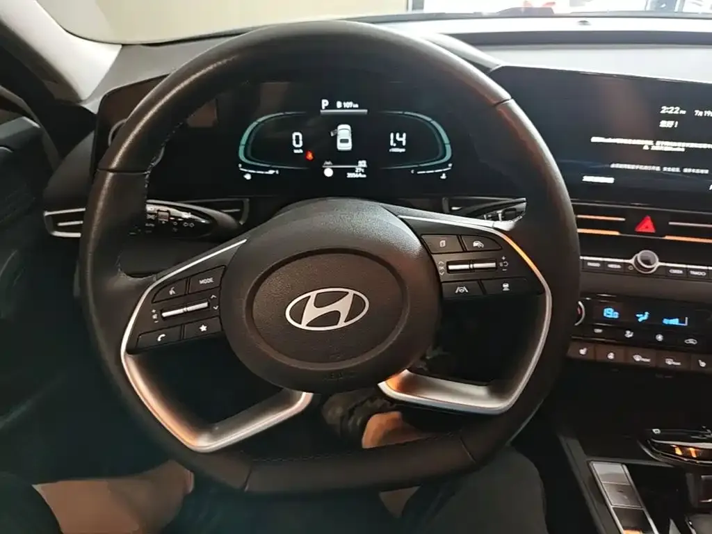 Hyundai Elantra — фото 4