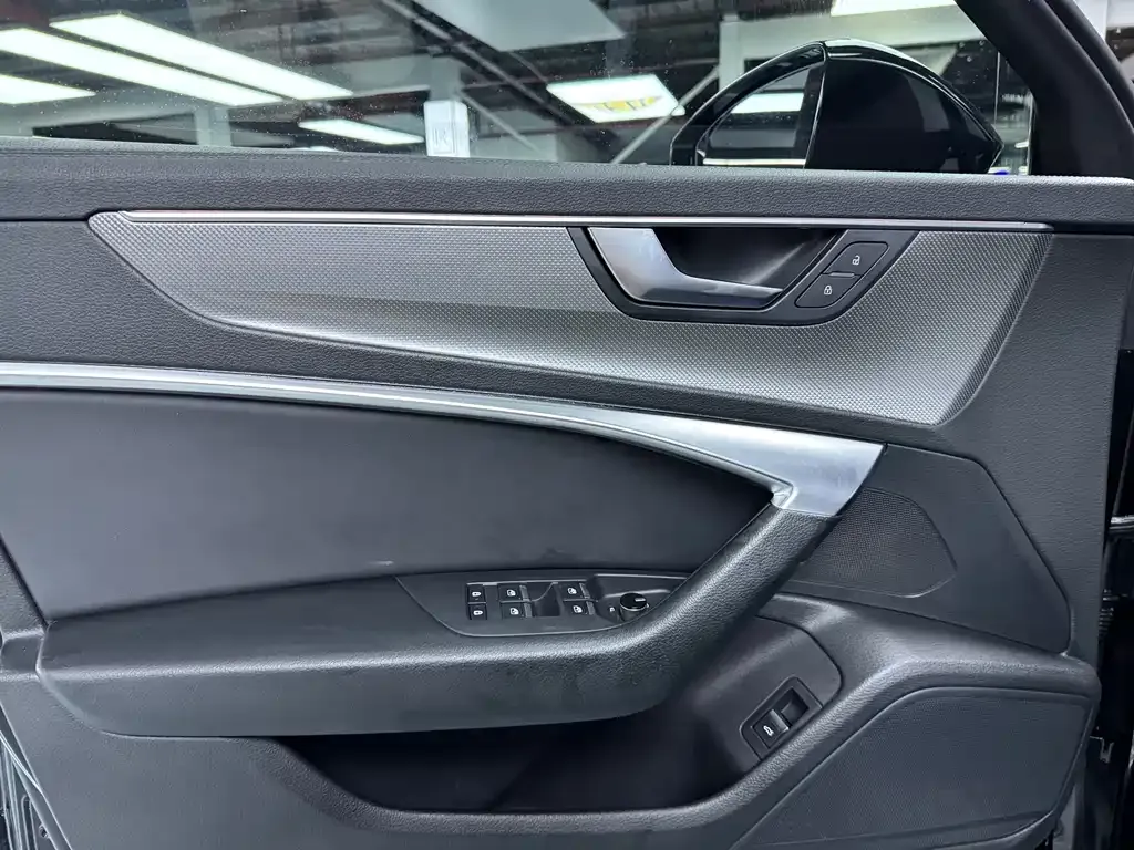 Audi A6L 2022 из CN, фото 5