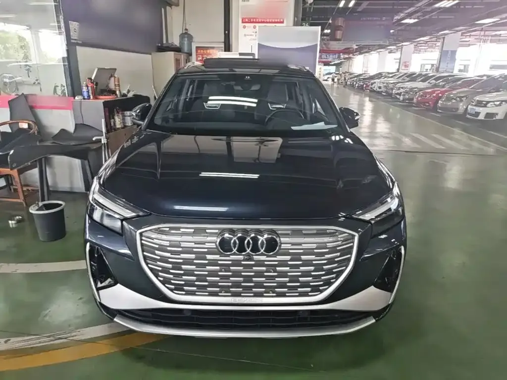 Audi Q4 e-tron — фото 9