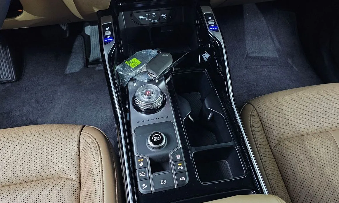 Kia Sorento — фото 10