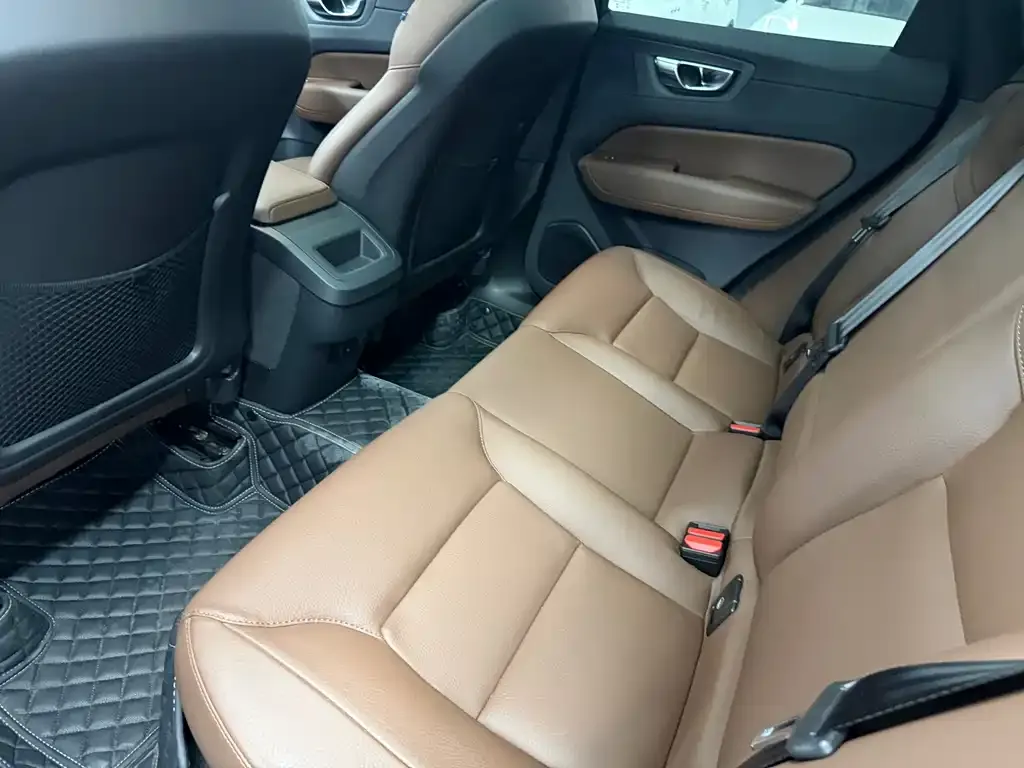 Volvo XC60 2025 из CN, фото 7