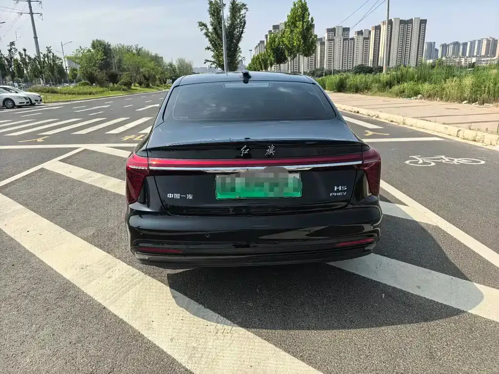 Hongqi H5 PHEV — фото 7