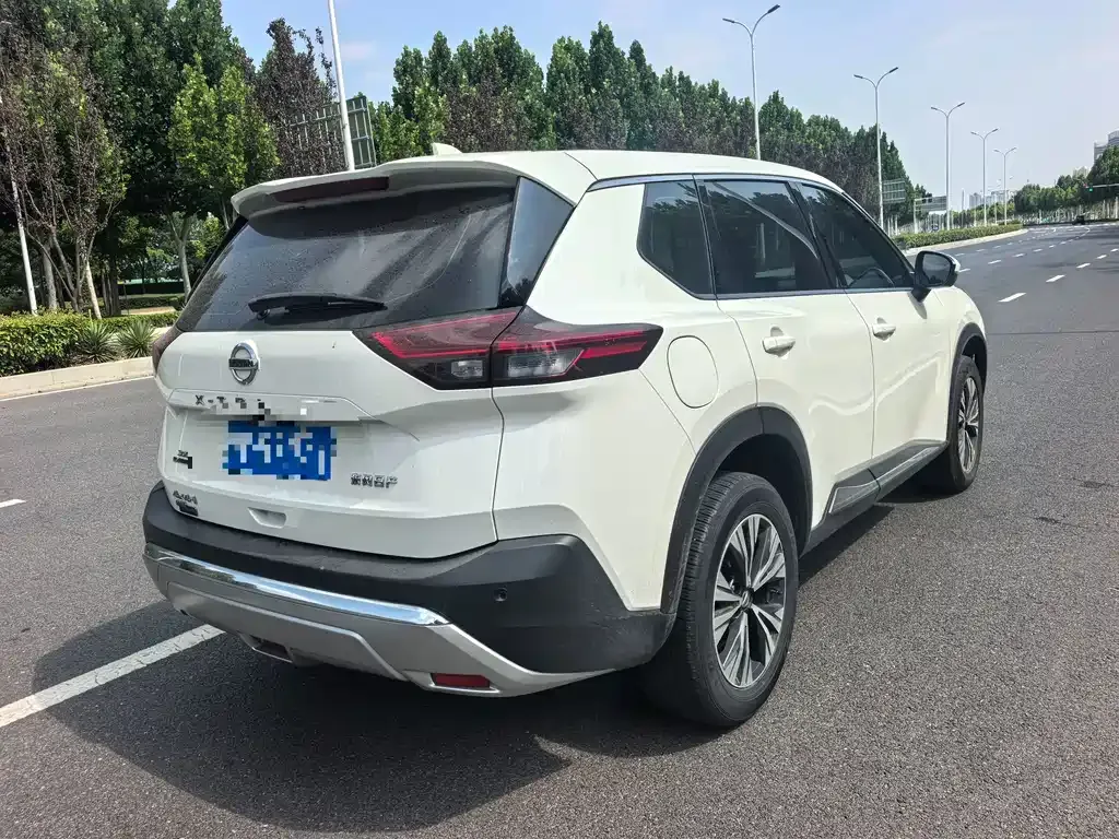 Nissan X-Trail — фото 9