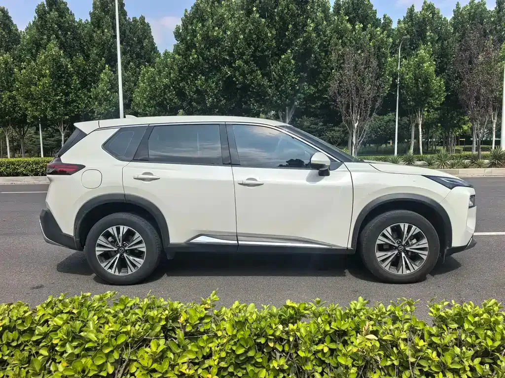 Nissan X-Trail — фото 10