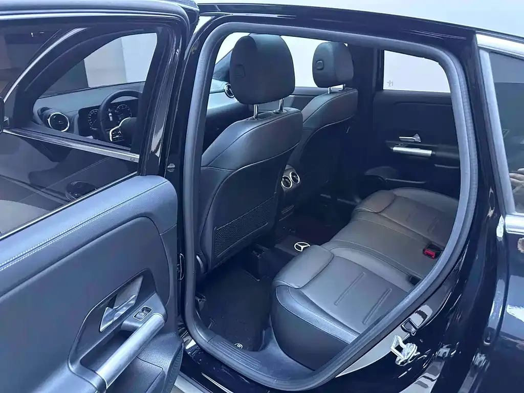 Mercedes-Benz GLA — фото 10