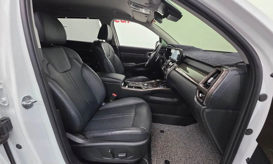Kia Sorento — фото 6
