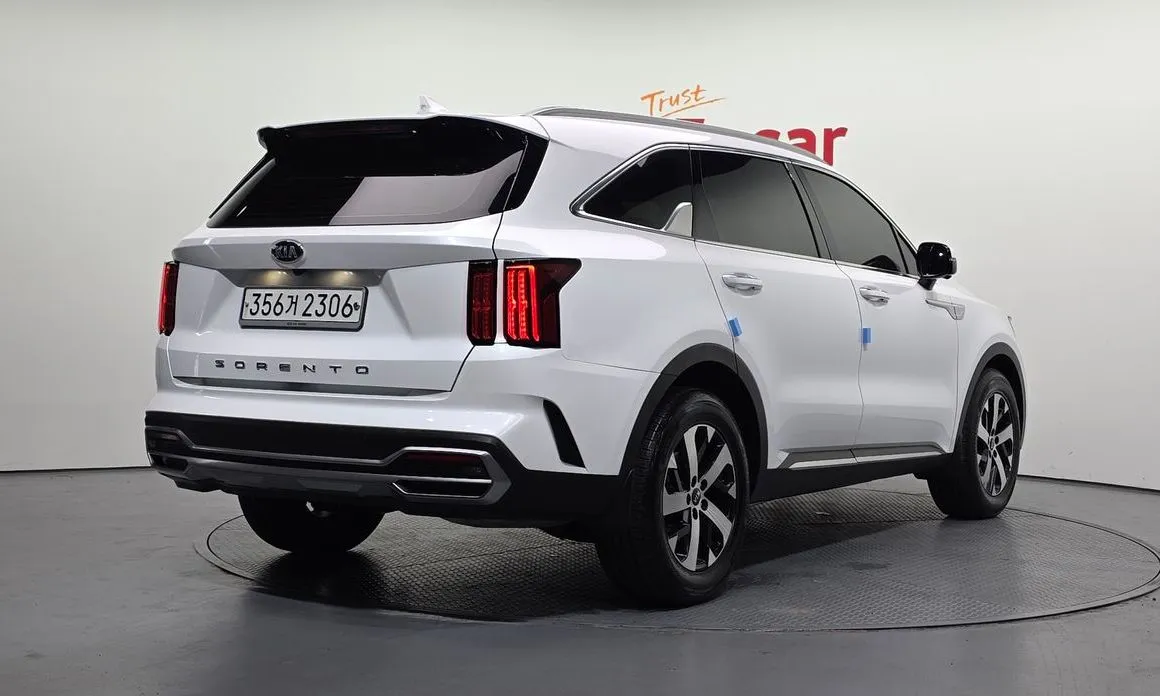 Kia Sorento — фото 7