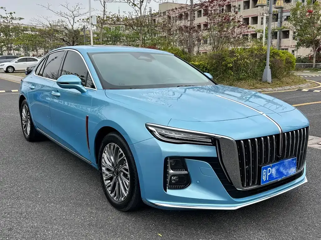 Hongqi H5 — фото 1