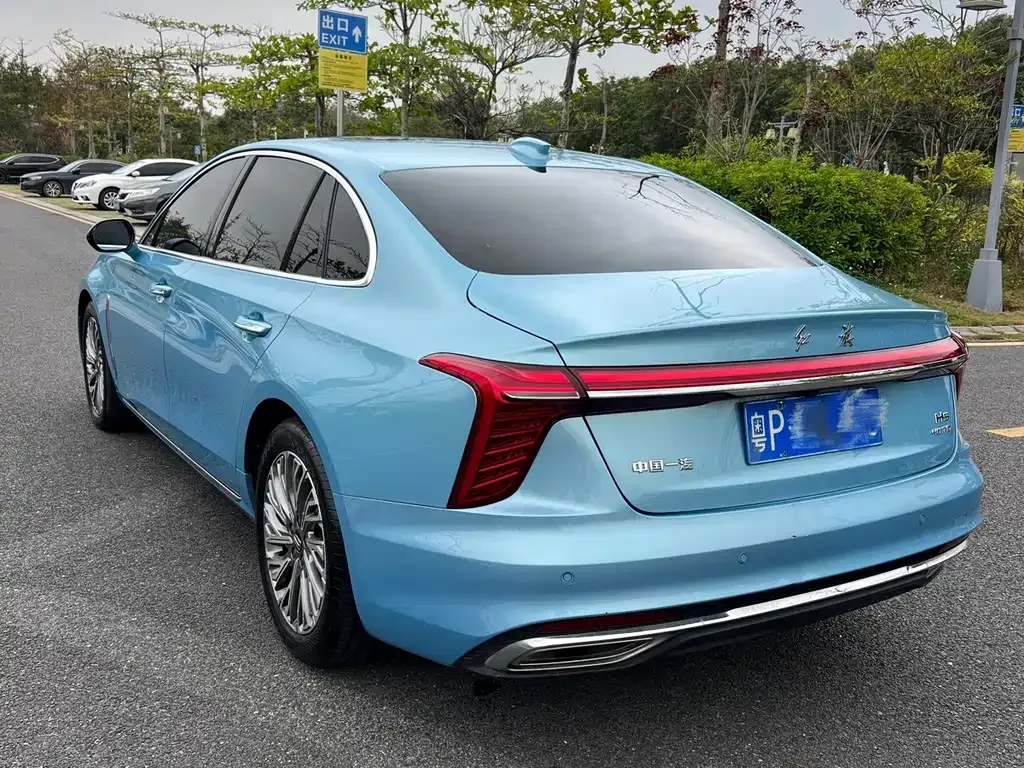 Hongqi H5 — фото 10