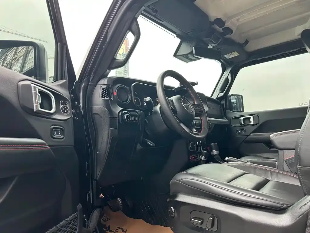 Jeep Wrangler — фото 4
