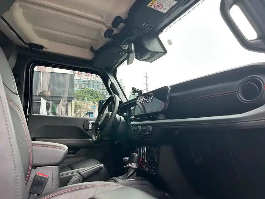 Jeep Wrangler — фото 2