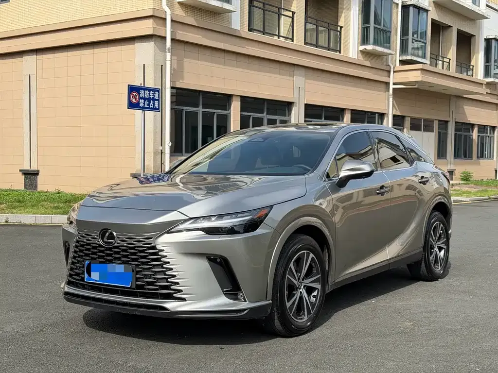 Lexus RX — фото 1