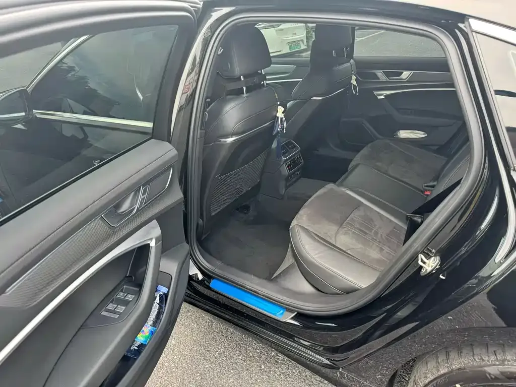 Audi A6L — фото 4