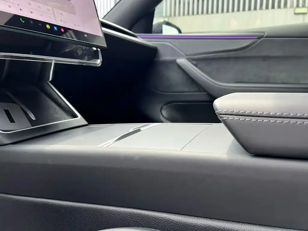 Tesla Model Y L — фото 10