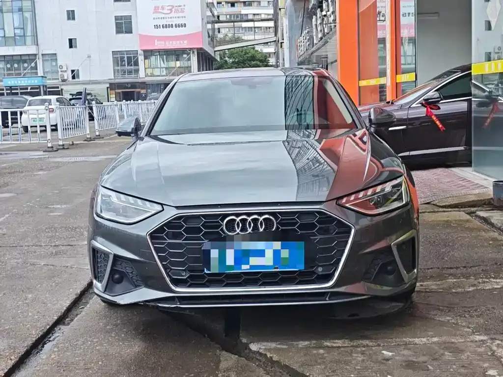 Audi A4L 2021 из CN, фото 2