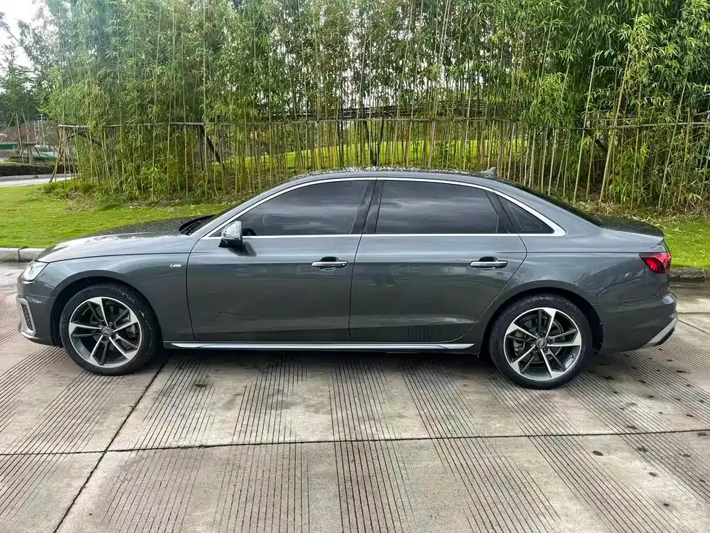 Audi A4L 2021 из CN, фото 7
