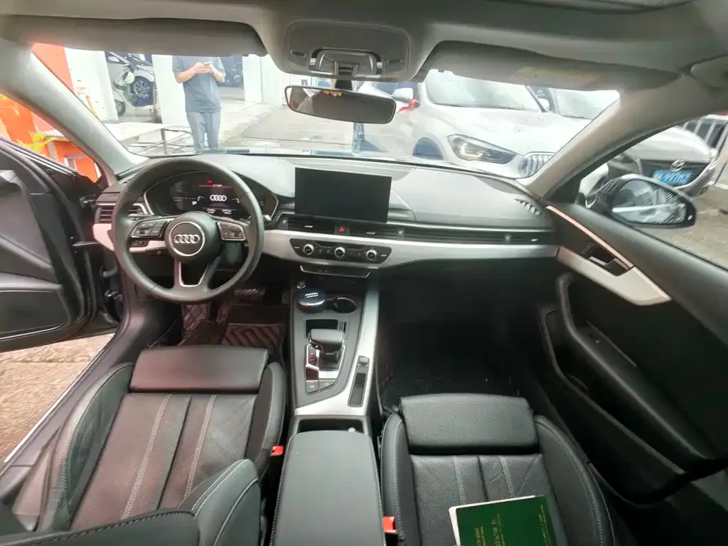 Audi A4L 2021 из CN, фото 3