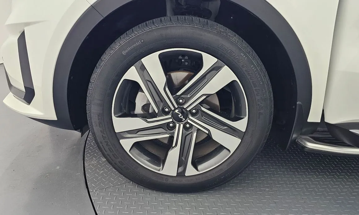 Kia Sorento — фото 8