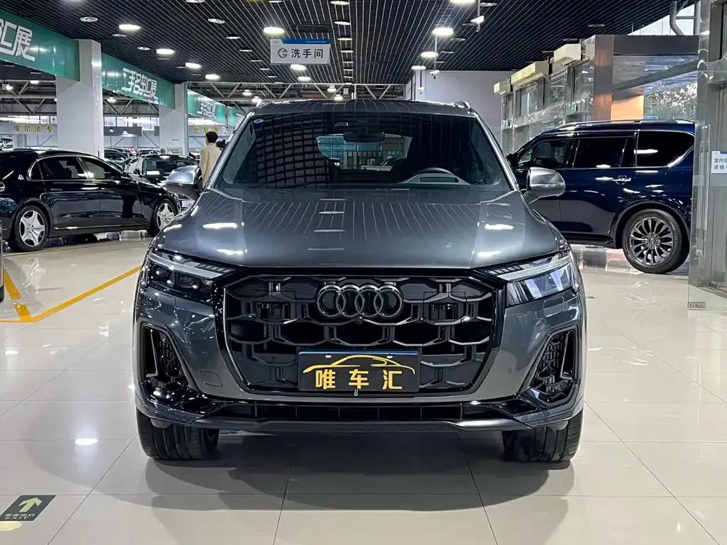 Audi SQ7 2024 из CN, фото 9