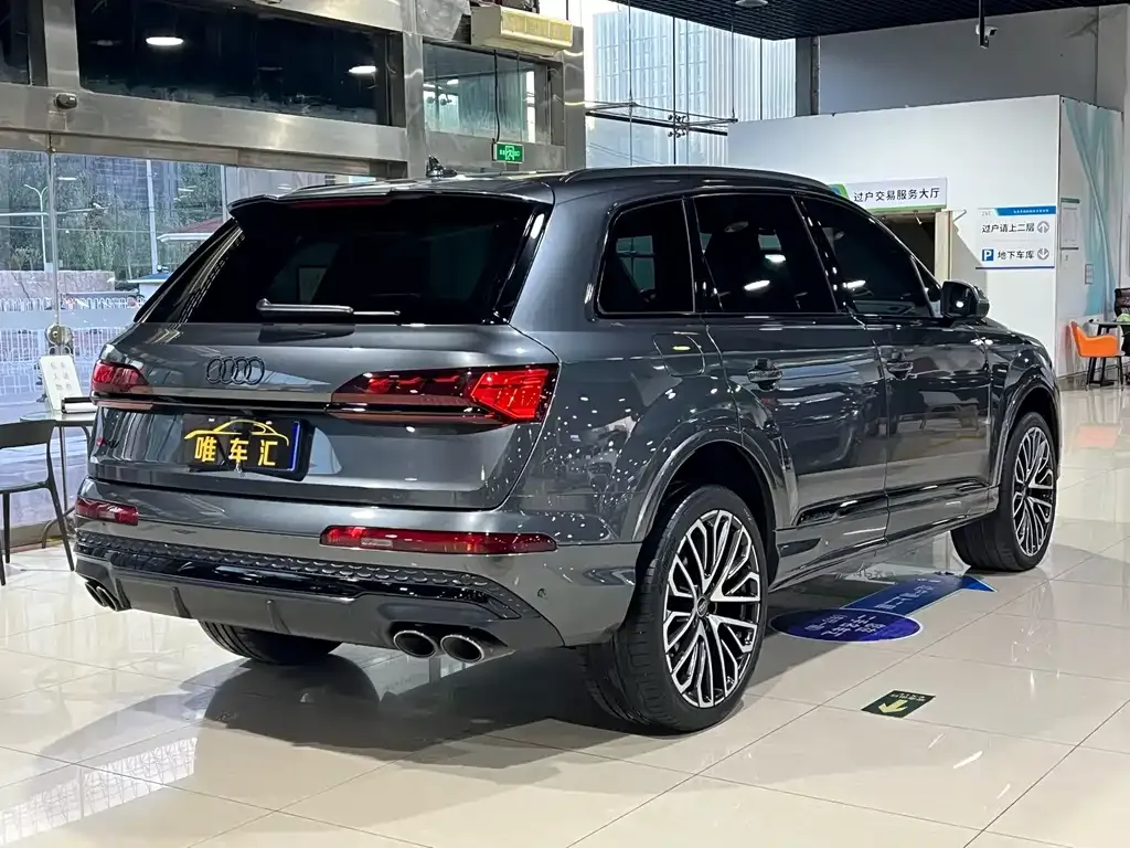 Audi SQ7 2024 из CN, фото 10