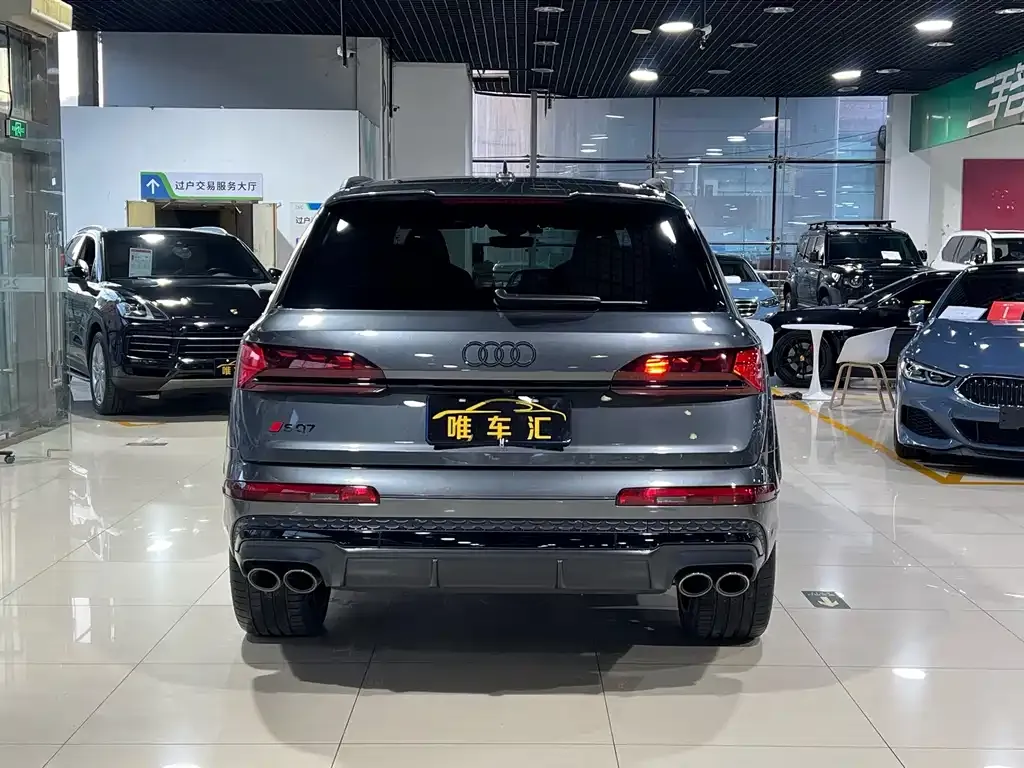 Audi SQ7 2024 из CN, фото 4