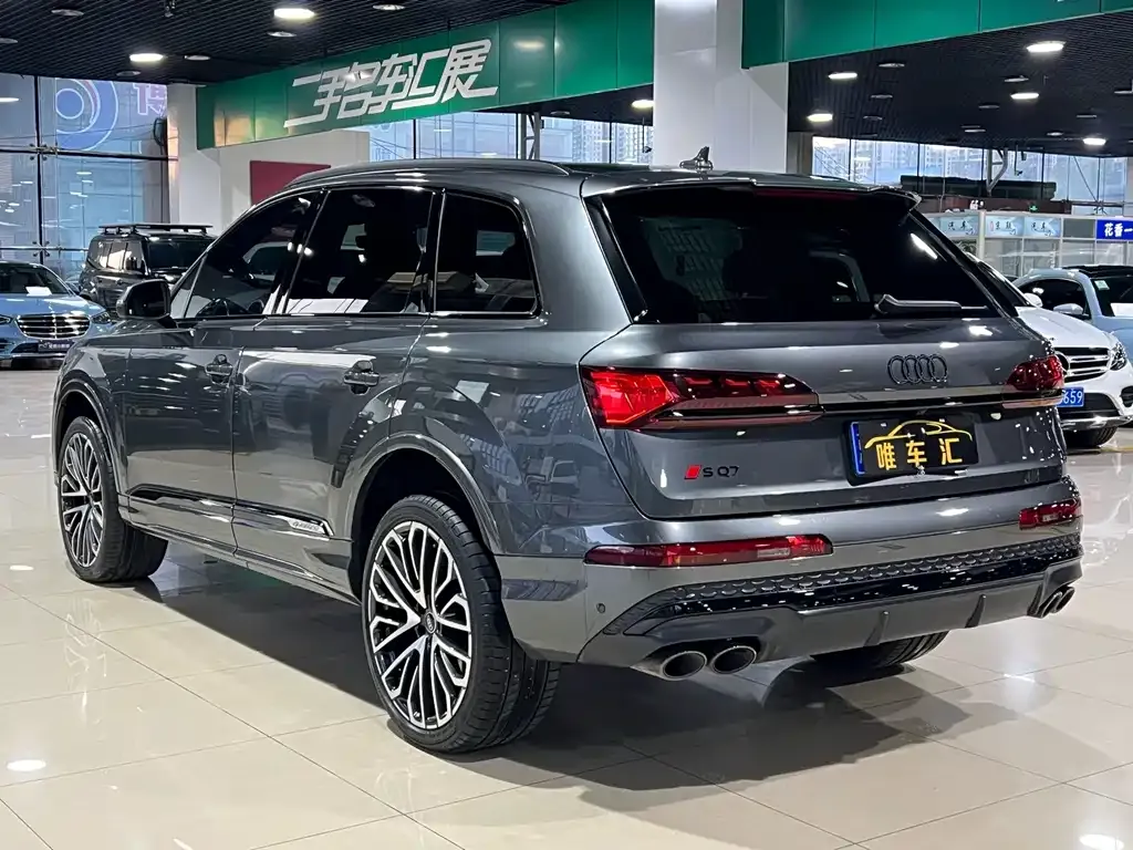 Audi SQ7 2024 из CN, фото 3