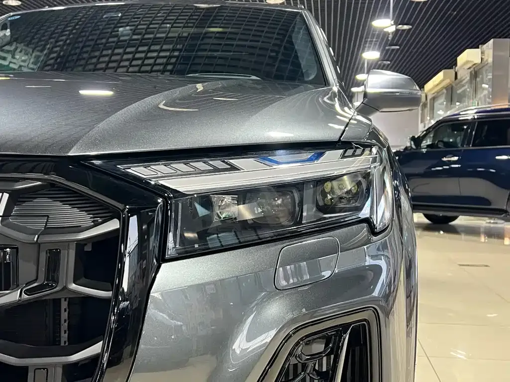 Audi SQ7 2024 из CN, фото 6