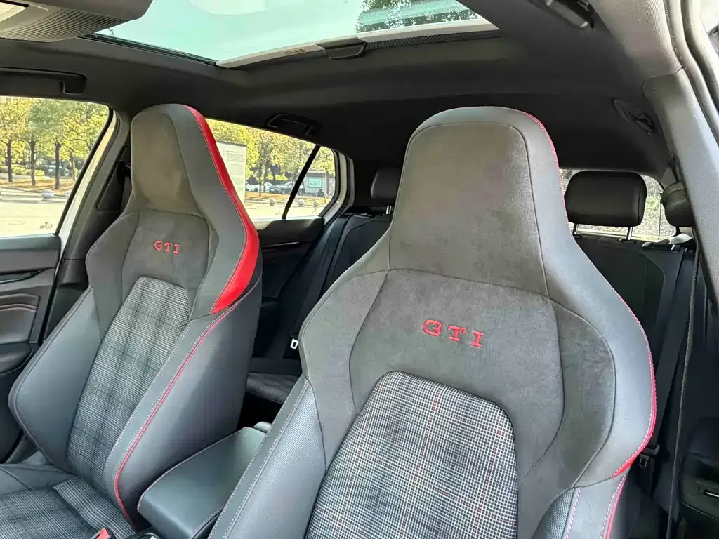 Volkswagen Golf GTI — фото 2