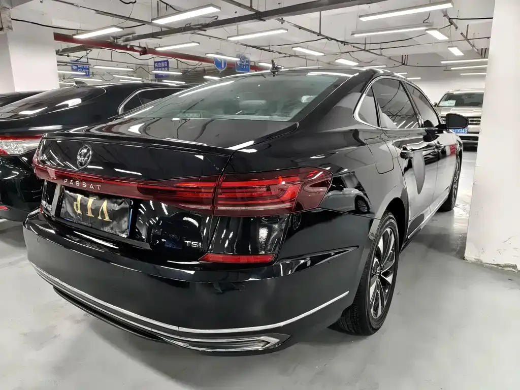 Volkswagen Passat — фото 5