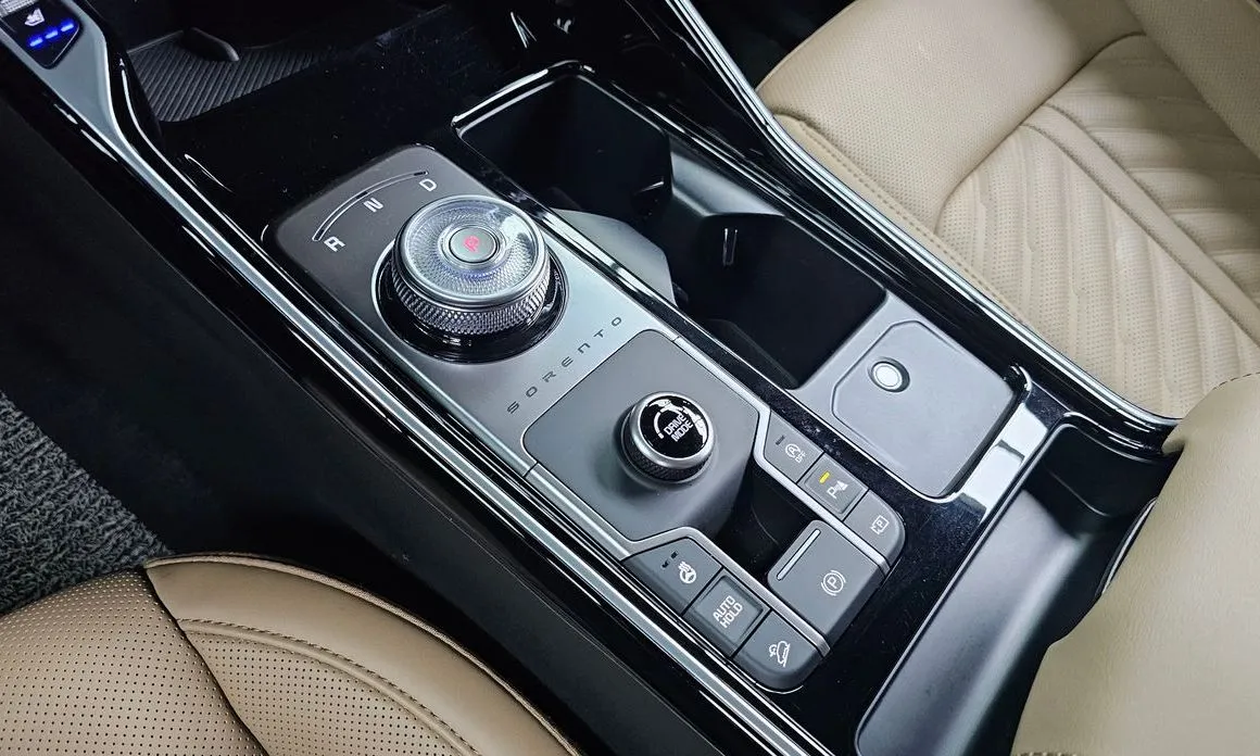 Kia Sorento — фото 7