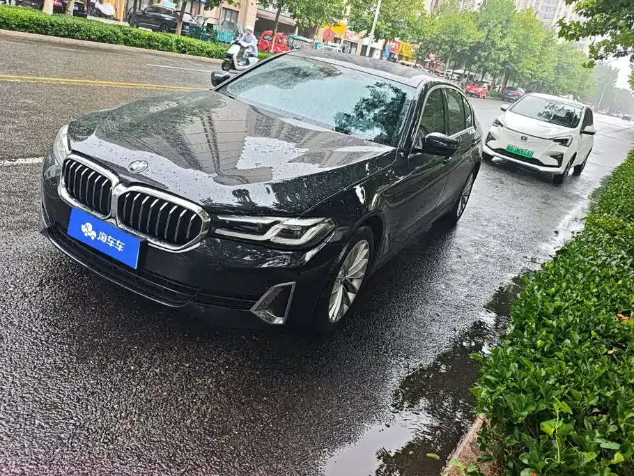 BMW 5 Series — фото 1
