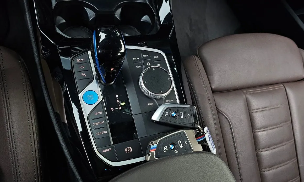 BMW iX3 2023 из KR, фото 9