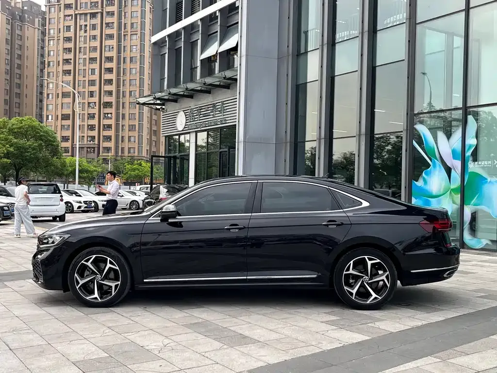 Volkswagen Passat — фото 8