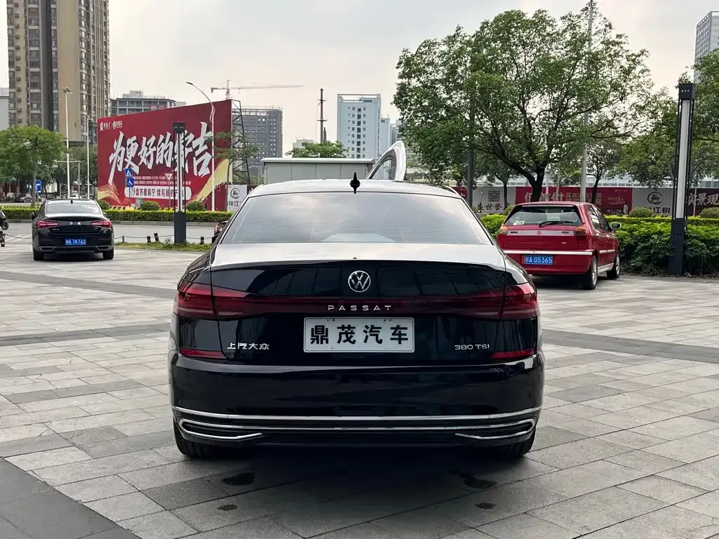 Volkswagen Passat — фото 10