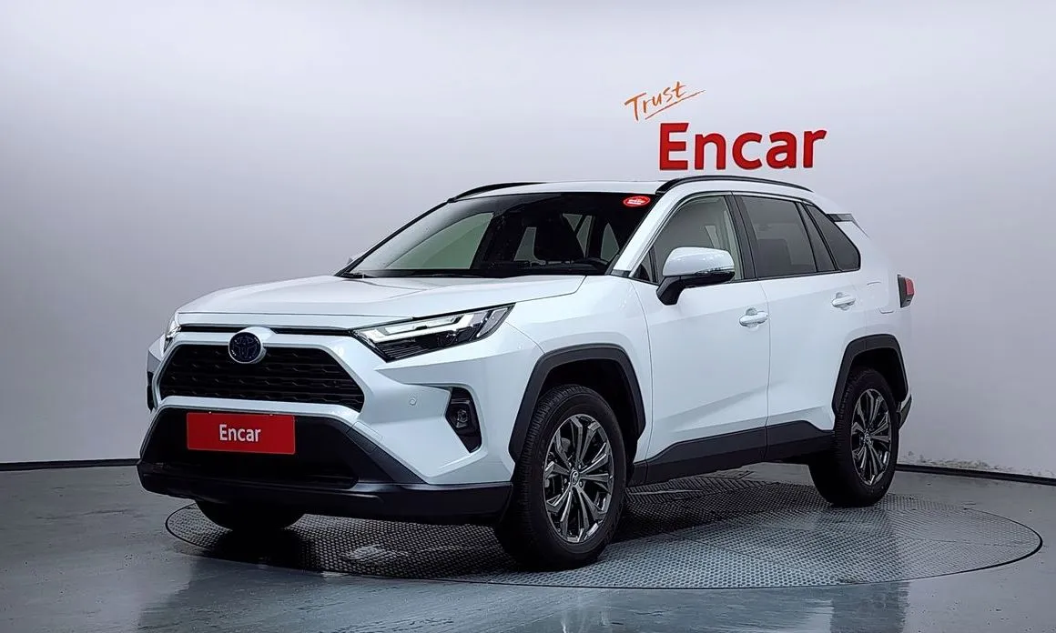 Toyota RAV4 — фото 1