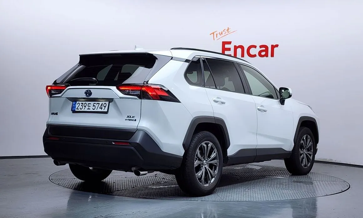Toyota RAV4 — фото 3