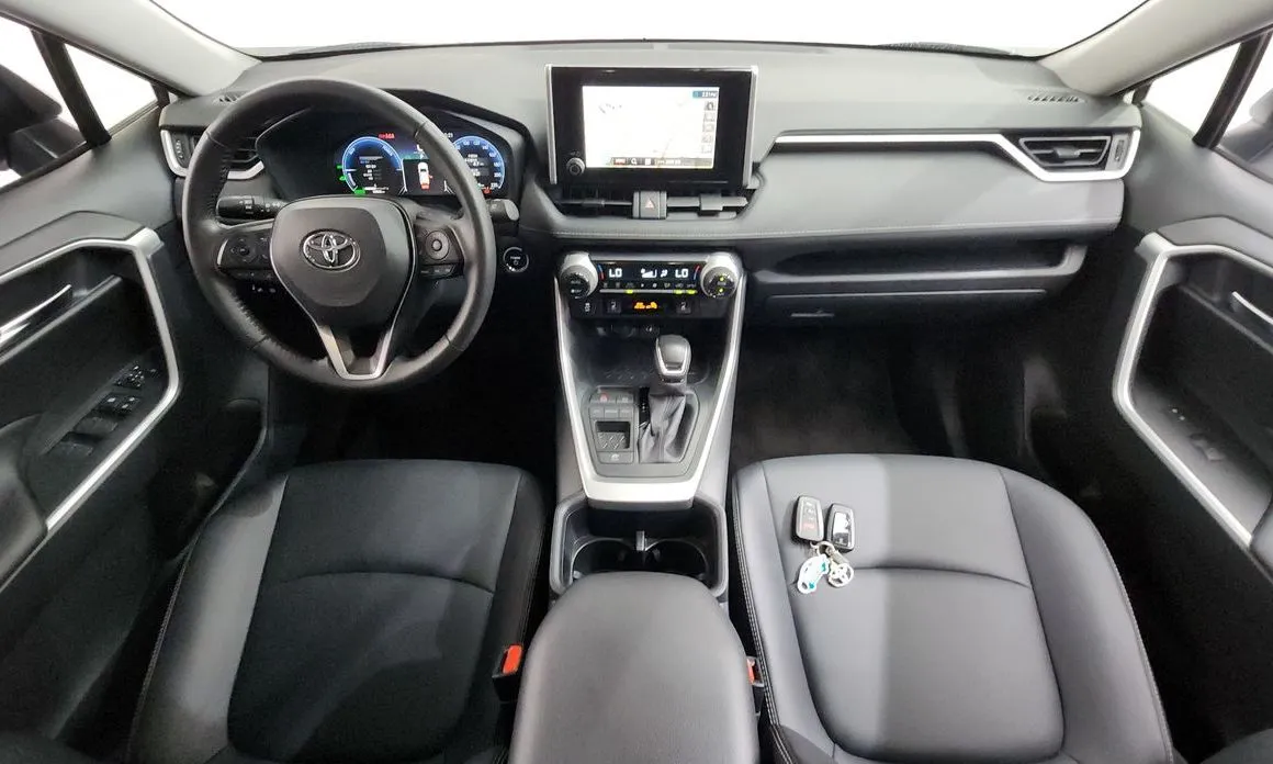 Toyota RAV4 — фото 5