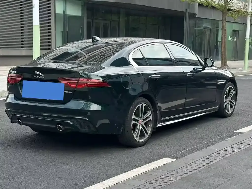 Jaguar XEL — фото 9