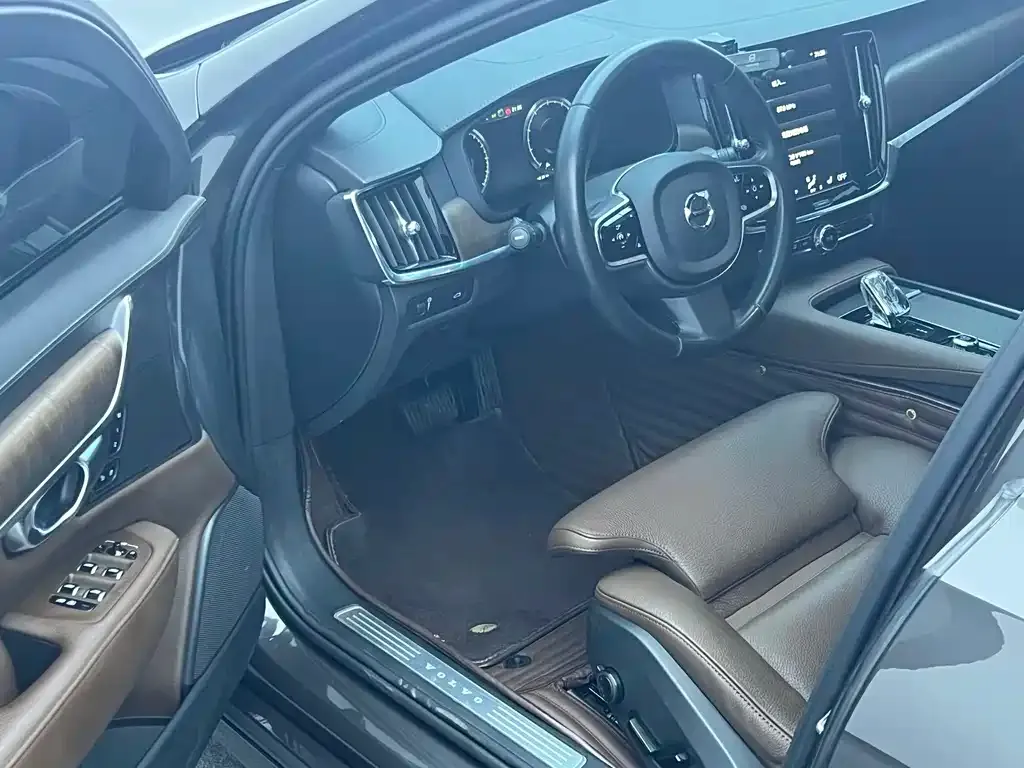 Volvo S90 — фото 10