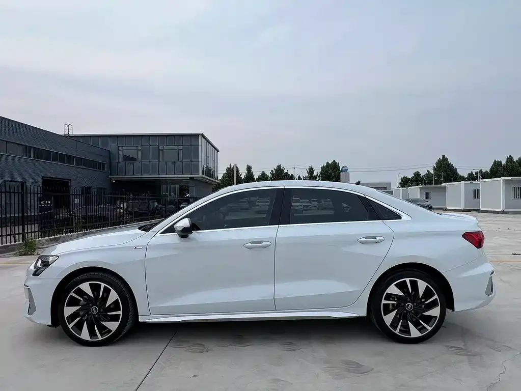 Audi A3 — фото 2